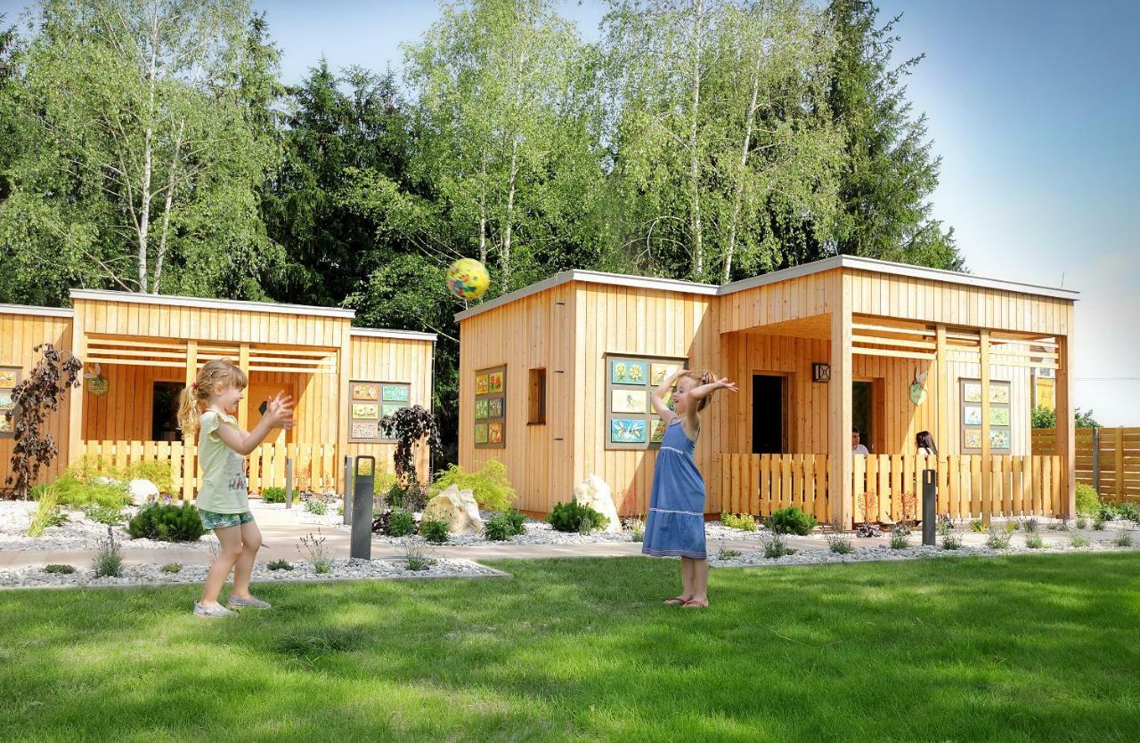 Honey Paradise Glamping Resort Dobova ภายนอก รูปภาพ